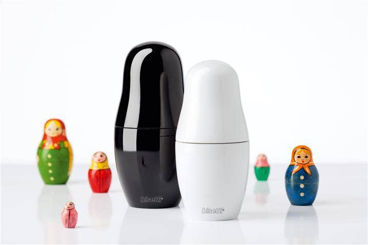 "Matryoshka" spice mill in glossy black lacquered beech