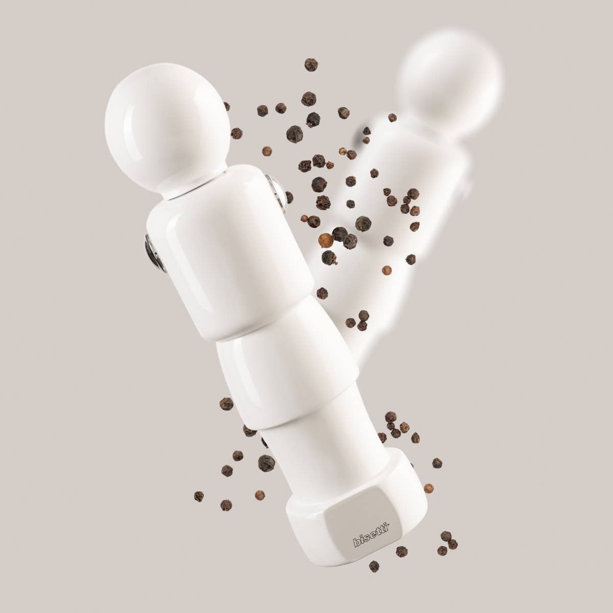 "Calcetto" spice mill in glossy white lacquered beech