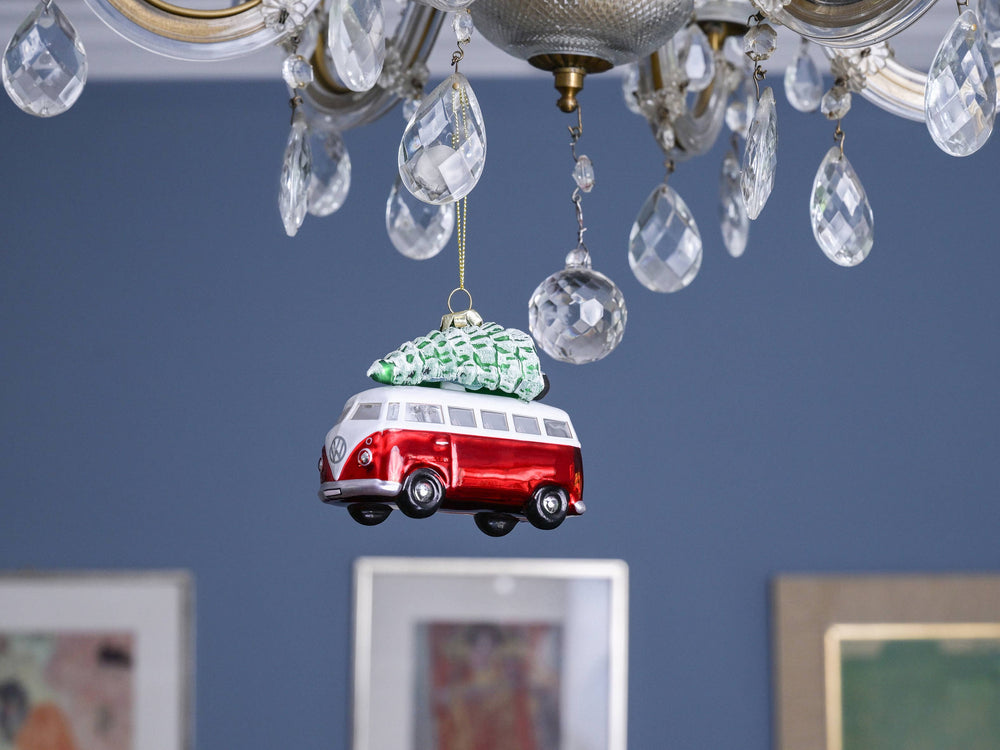 Rode en witte VW T1 bus kerstversiering met kerstboom