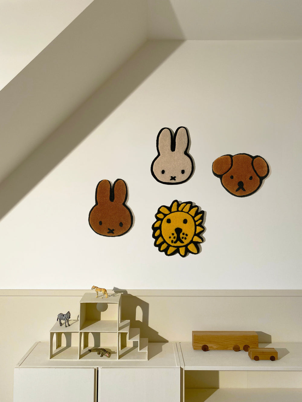 Miffy & Friends Wandkleed - Nina