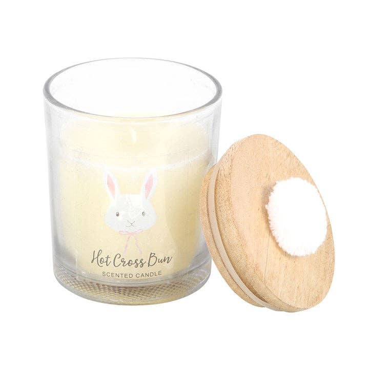 Paaskaars met de geur van een hot cross bun.