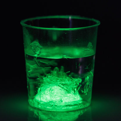 FAITES CULTIVER VOS PROPRES CRISTAUX LUMINEUX DANS LE NOIR