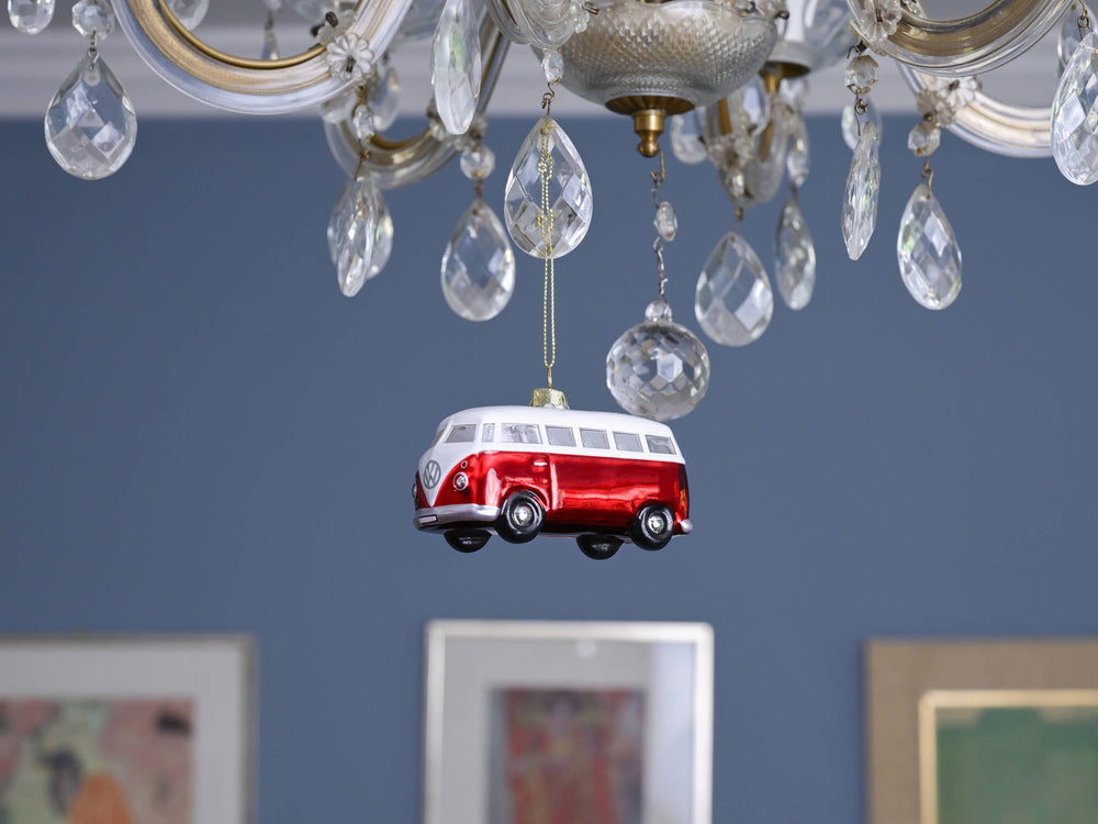 Rode en witte VW T1 bus kerstversiering