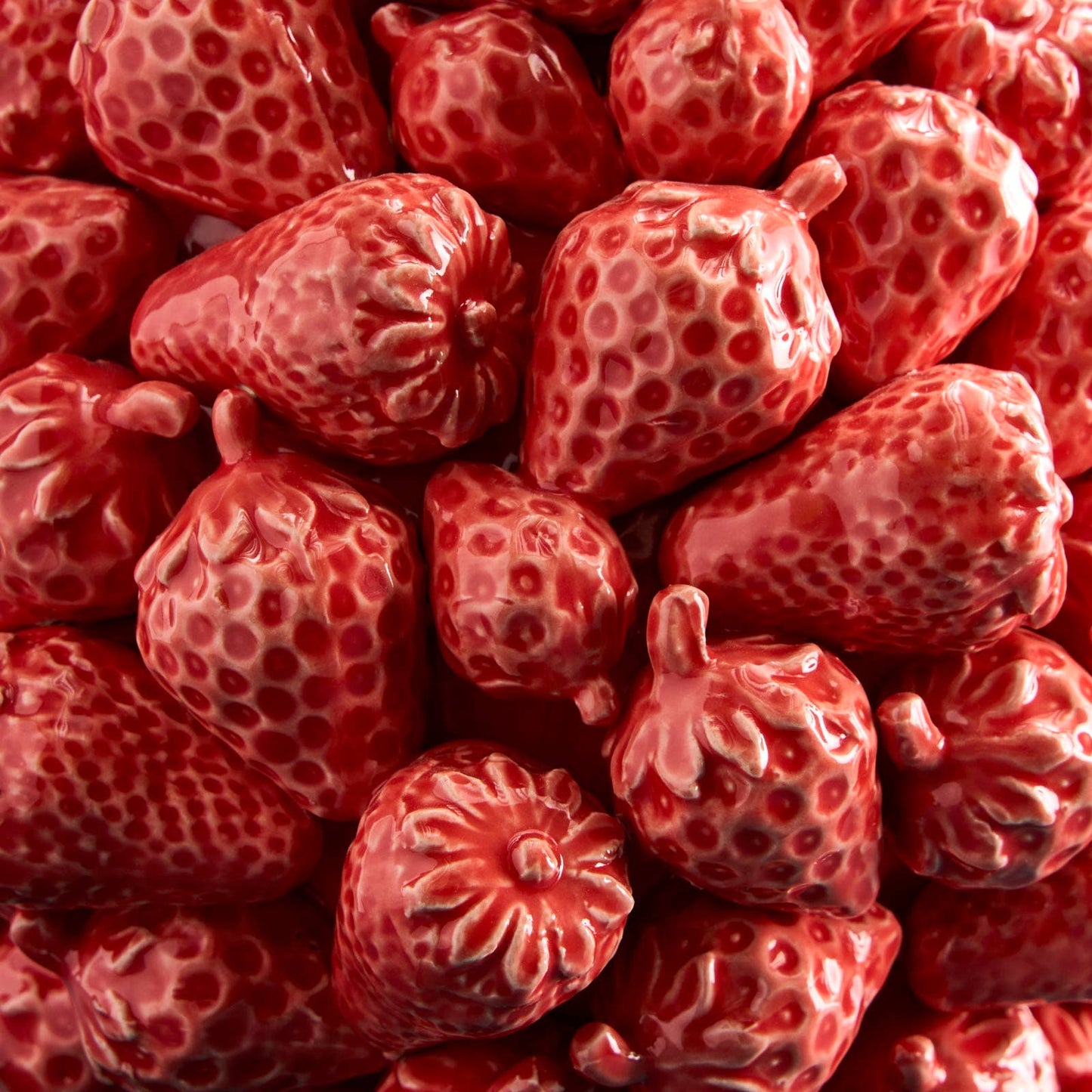 Aardbeivaas, rood aardewerk, 20 x 20 x 25 cm