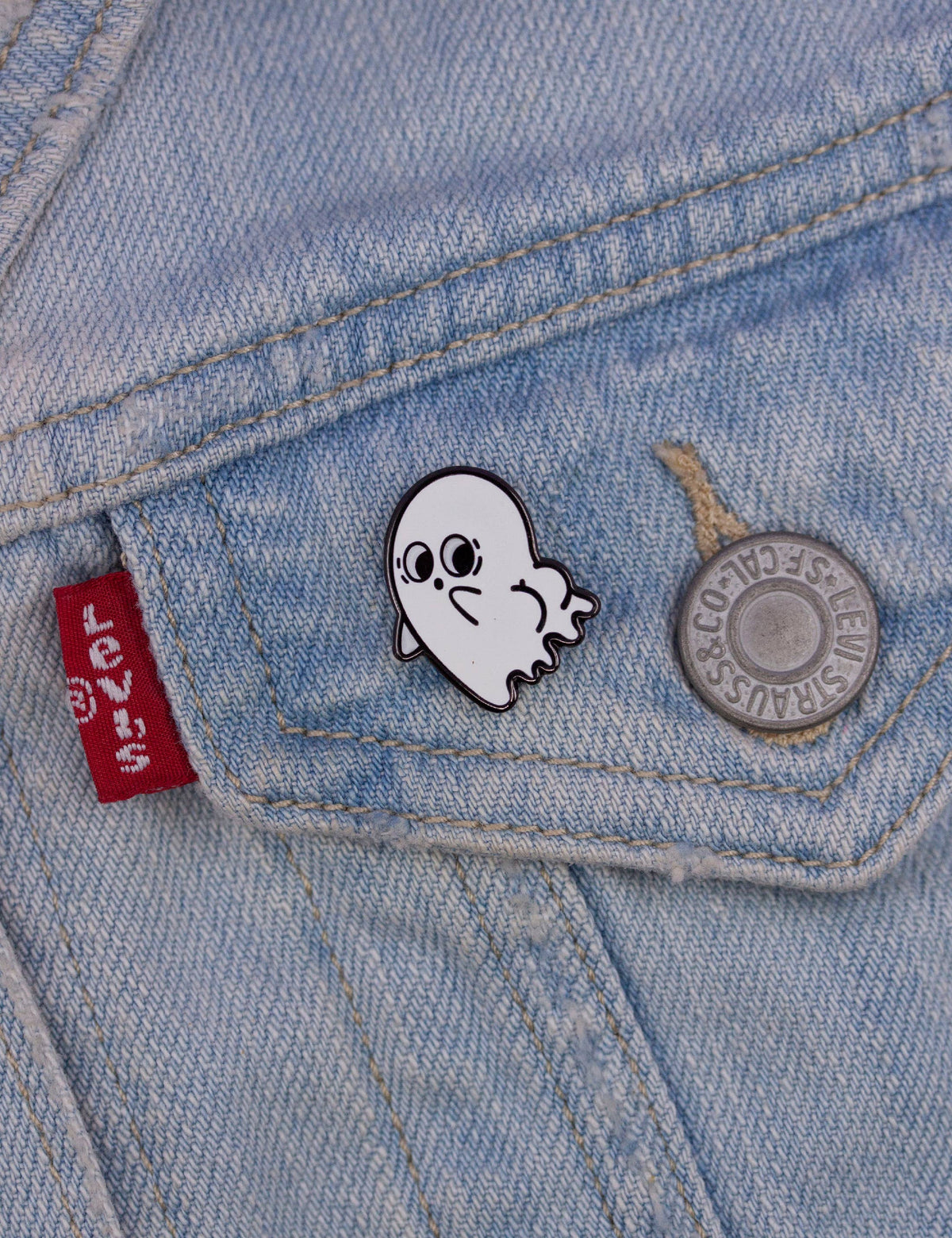 Booty Ghost Pin (Glow)