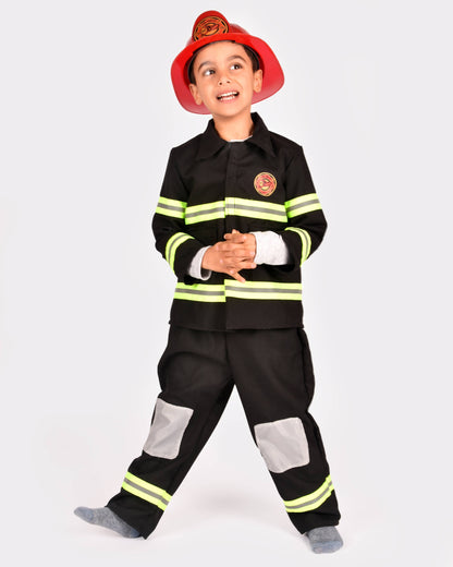 Den Goda Fen Firefighter Costume 4-6 years, size 110-116, 4 pieces