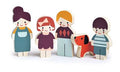 Famille de Poupées avec Dog