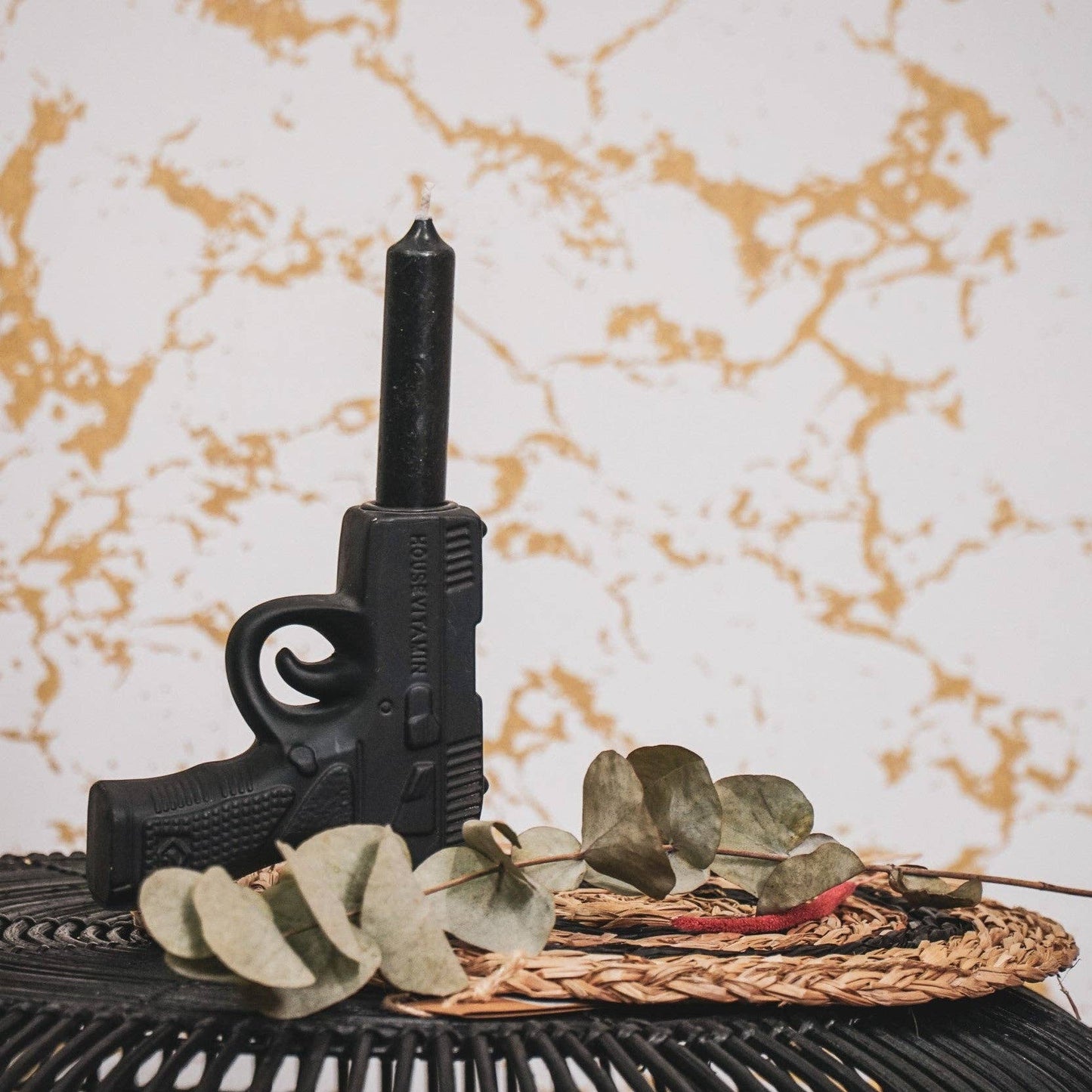 Kandelaar - Pistool - Keramiek - Zwart - 12x5x12cm
