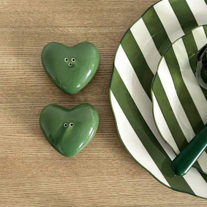 Green heart salt and pepper set L7 W6.5 H2cm