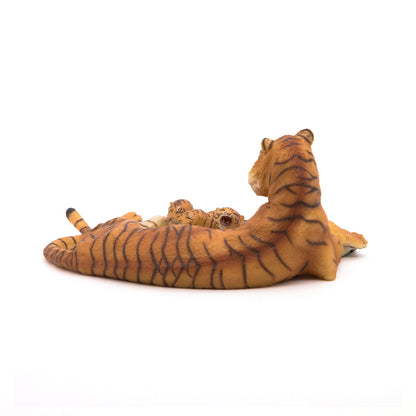 Lying Tigress nursing a cub