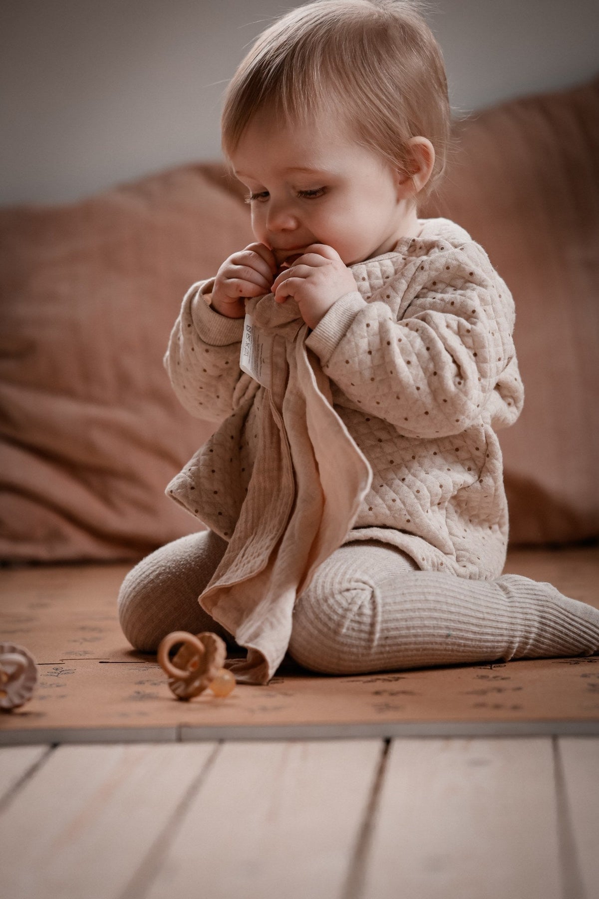 Knuffeldoekje met bijtring – Crème