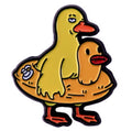 Pin's Canard Jaune dans une Bouée Canard