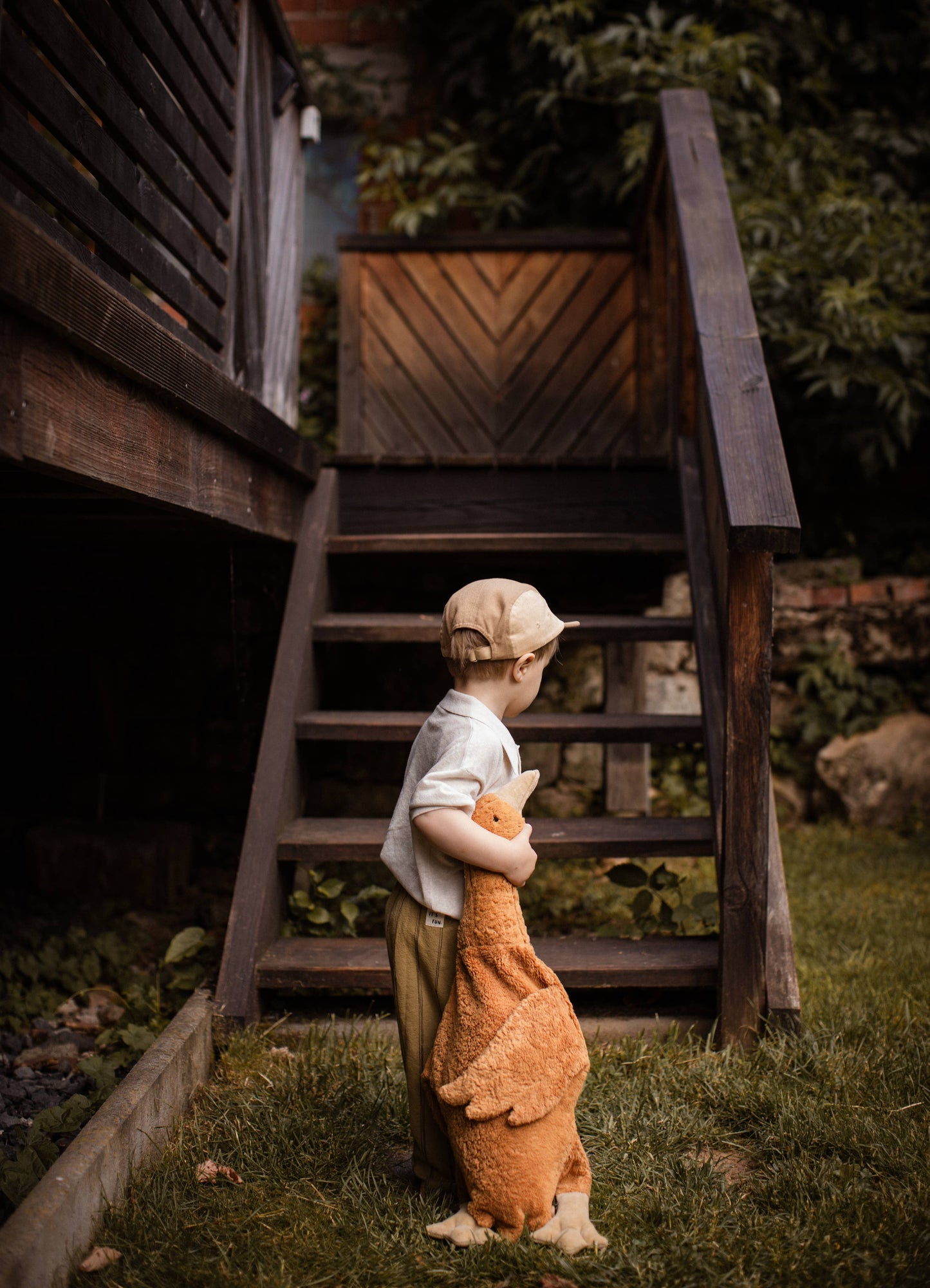 Large plush goose | rust