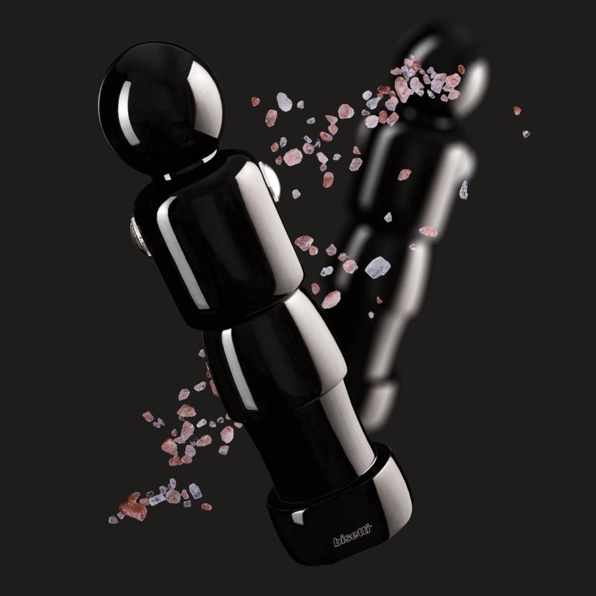 "Calcetto" spice mill in glossy black lacquered beechwood