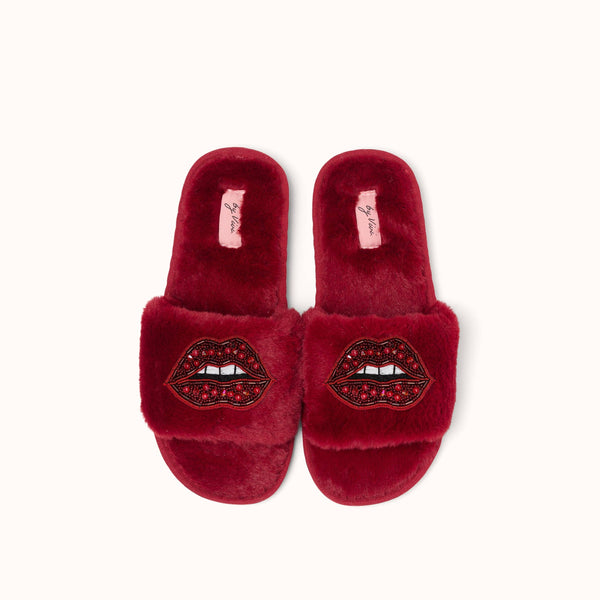 Pair of slippers/lip brooches