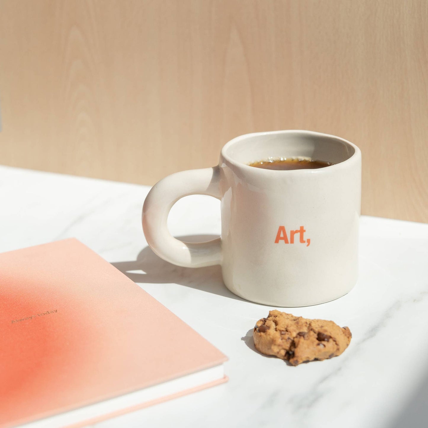 Livres Rouges&tasse à Café Helio Ferretti Vue 1