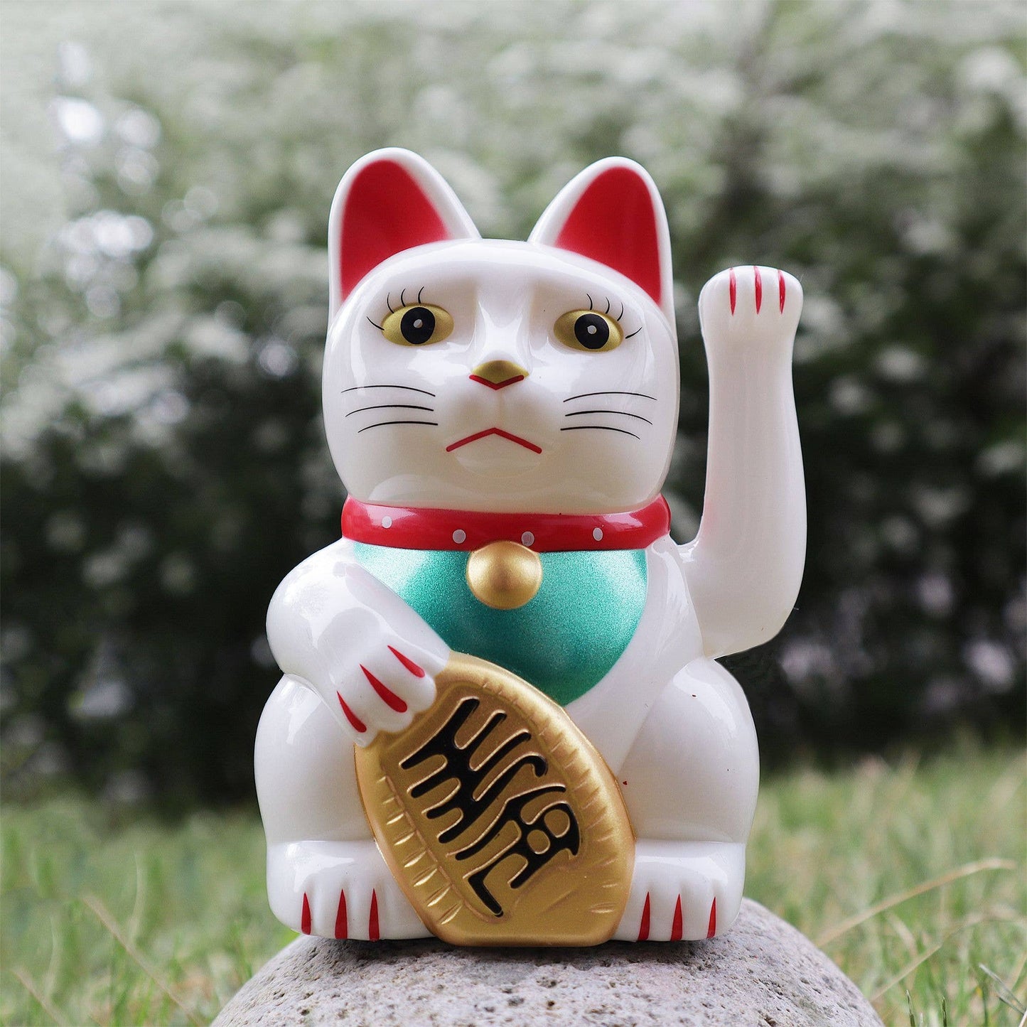 Solar Lucky Cat White 10.5 cm