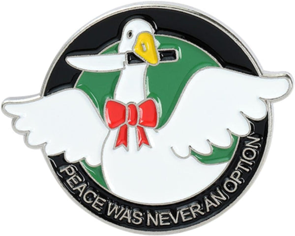 Photo produit - Pin's Canard Blanc "Peace was never an option"