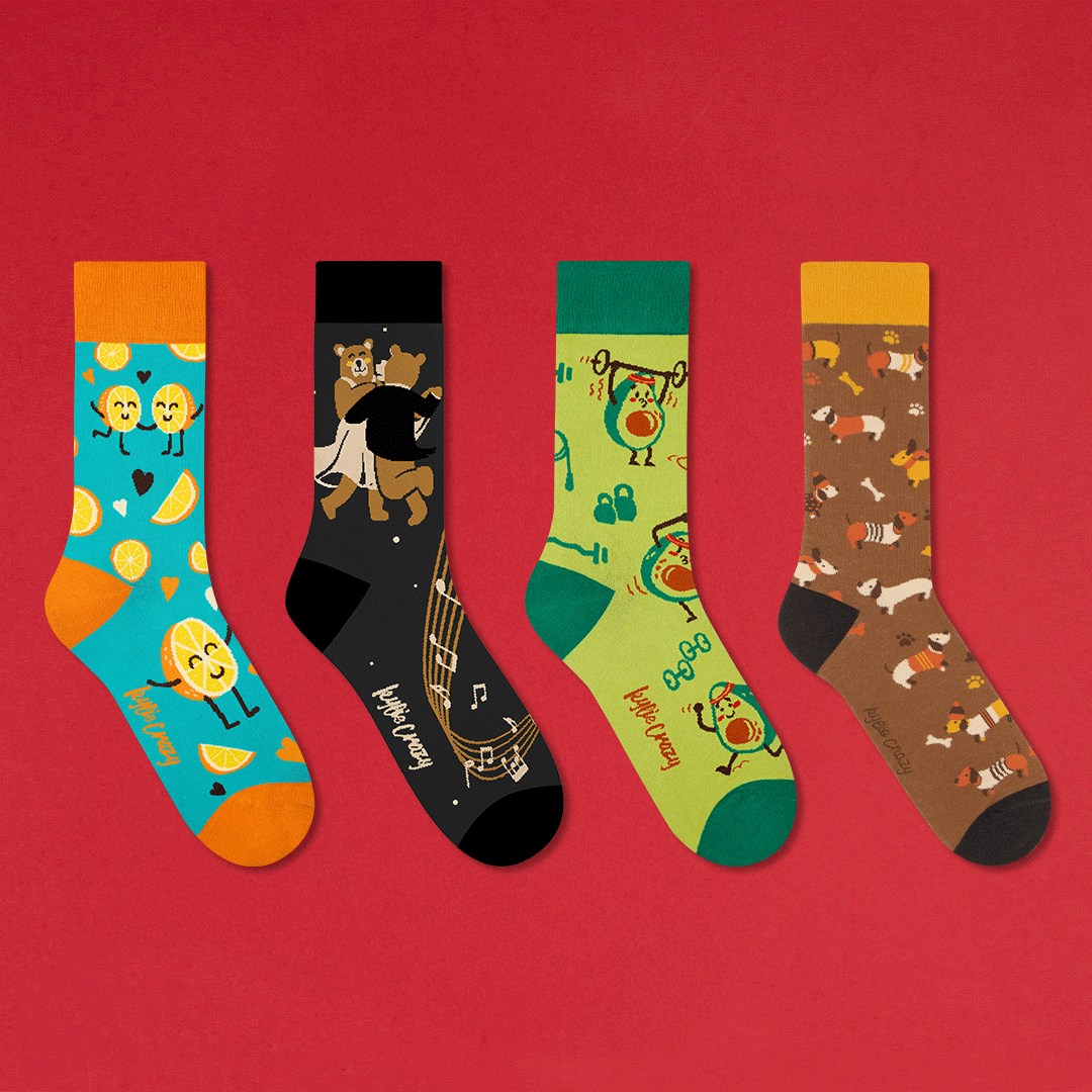 Gift Box 4 pairs of socks "All Your Need Is Love"