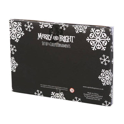 Hangende decoraties in de vorm van een peperkoekskelet