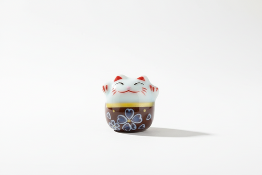 White and plum brown lucky cat pearl