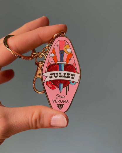 Sleutelhangerset Romeo + Juliet, sleutelhangers in motelstijl