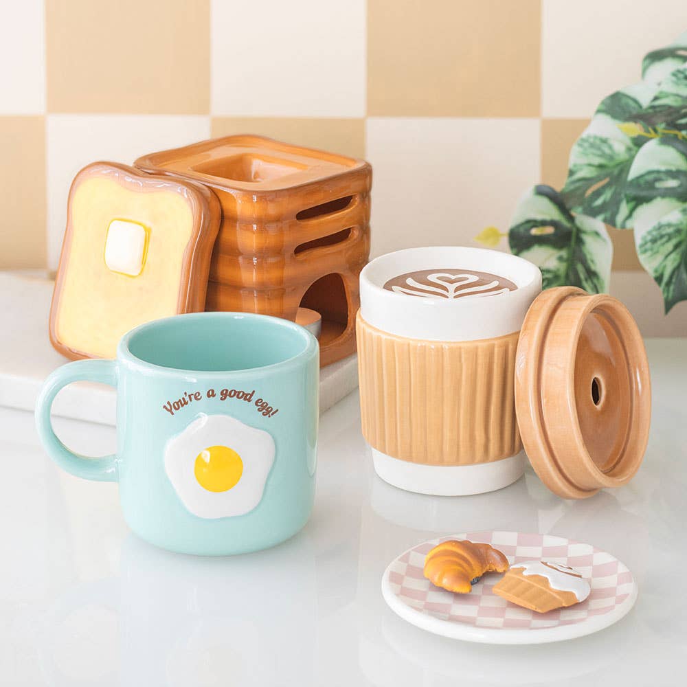 Coffee cup-shaped oil burner