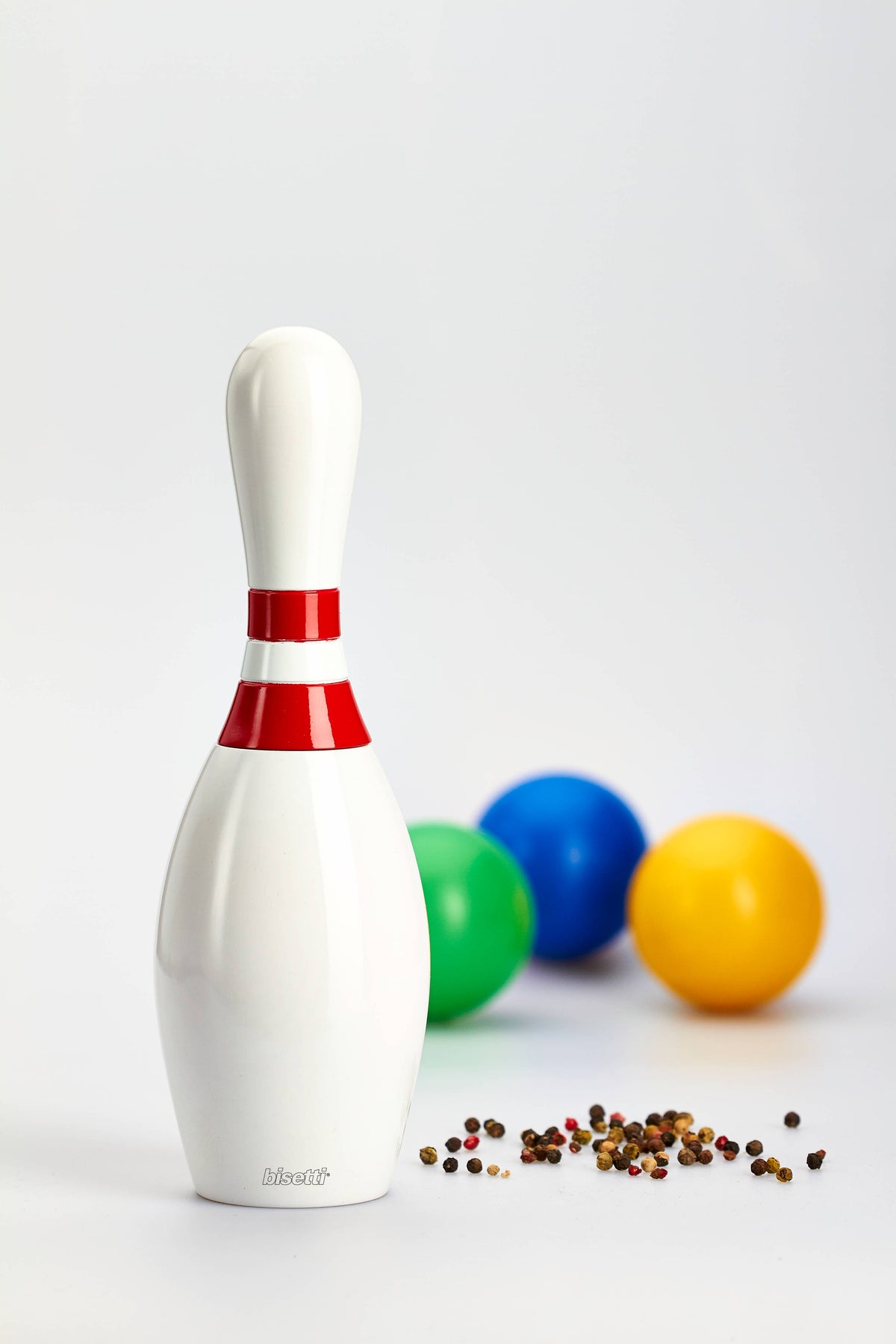 "Bowling" spice mill in white lacquered beech