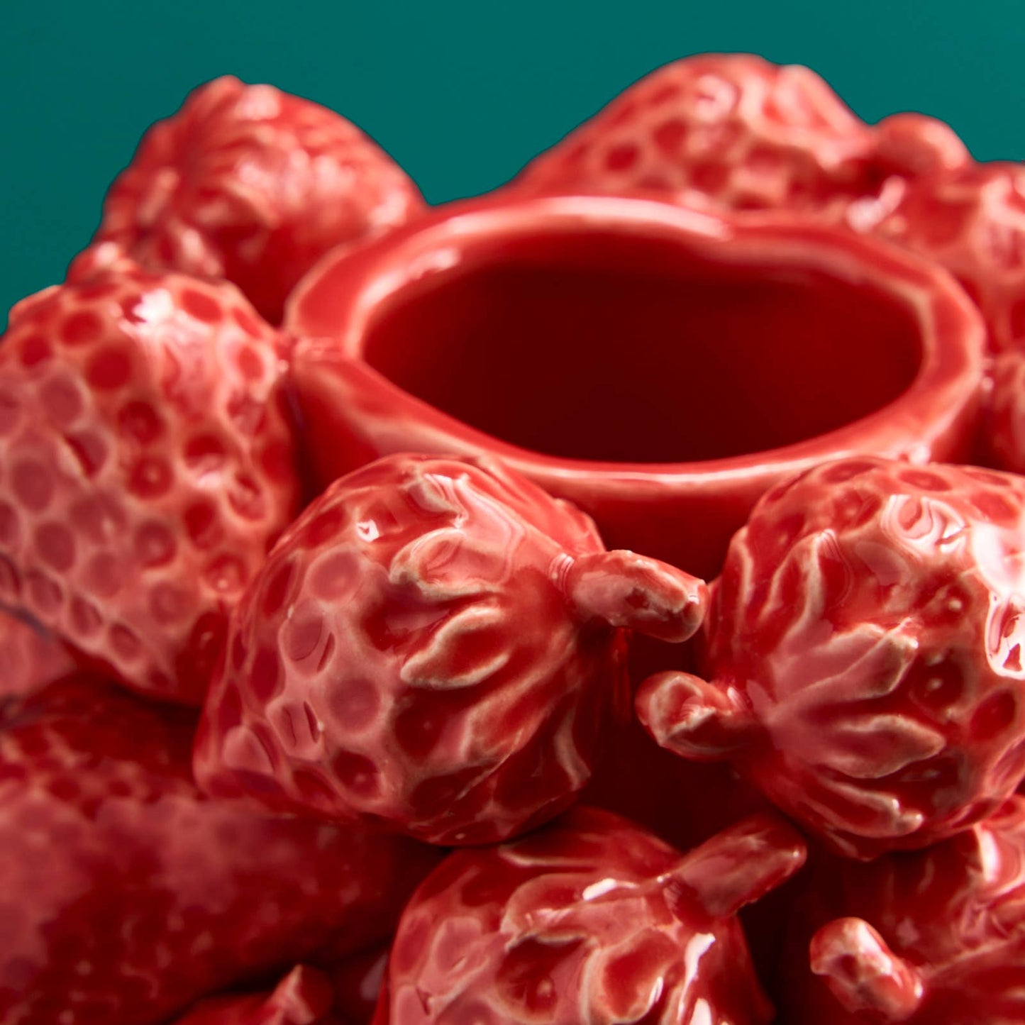 Aardbeivaas, rood aardewerk, 20 x 20 x 25 cm