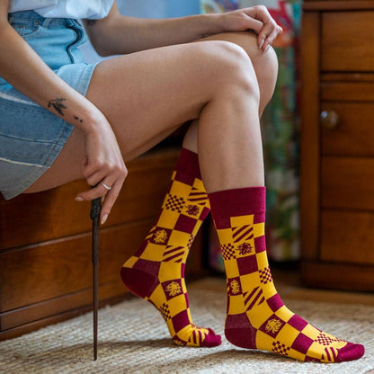 Unisex Cotton Mid-Calf Socks. Griffi Bordeaux