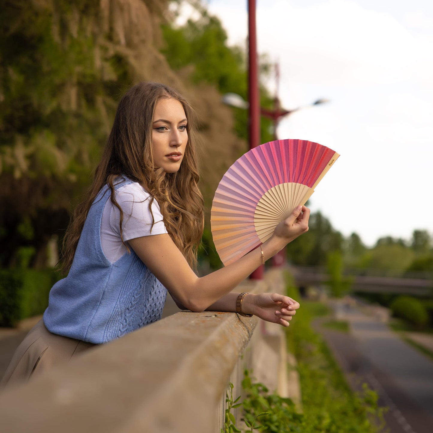 Éventail Imprimé Dégradé Rouge – Fisura – vue 4