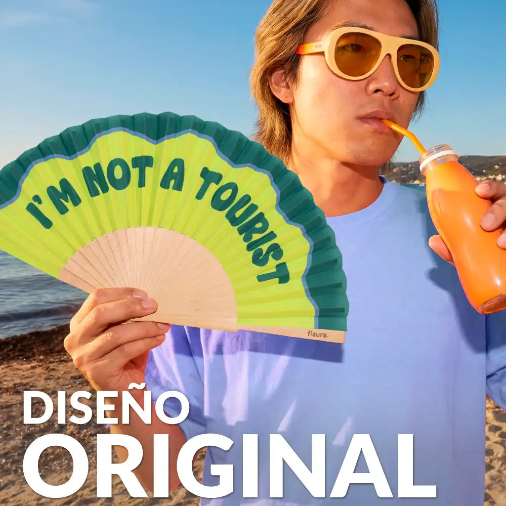"I'm not a tourist" fan