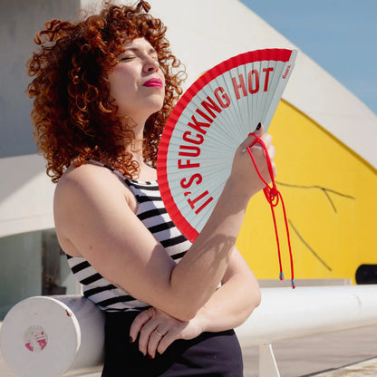 Éventail « It’s fucking hot » Rouge – Fisura – vue 5