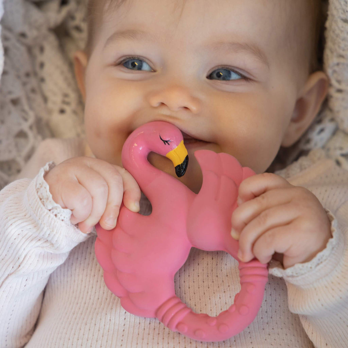 Flamant pink teeth ring