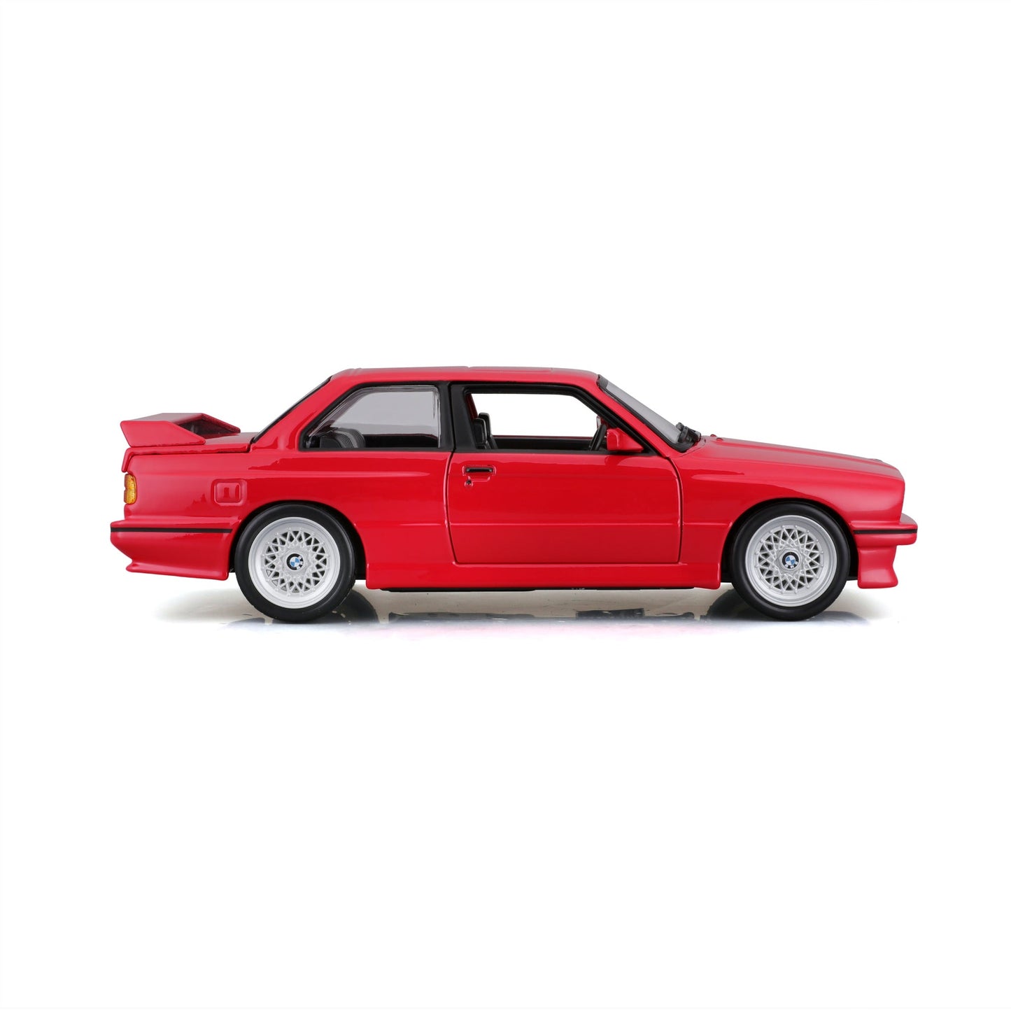 BMW M3 (E30) 1988 1:24 Scale