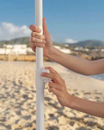 Toldo de playa con bolsillos de arena – SUNGOLD