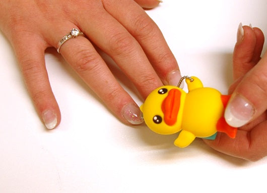 Gele eend nagelknipper