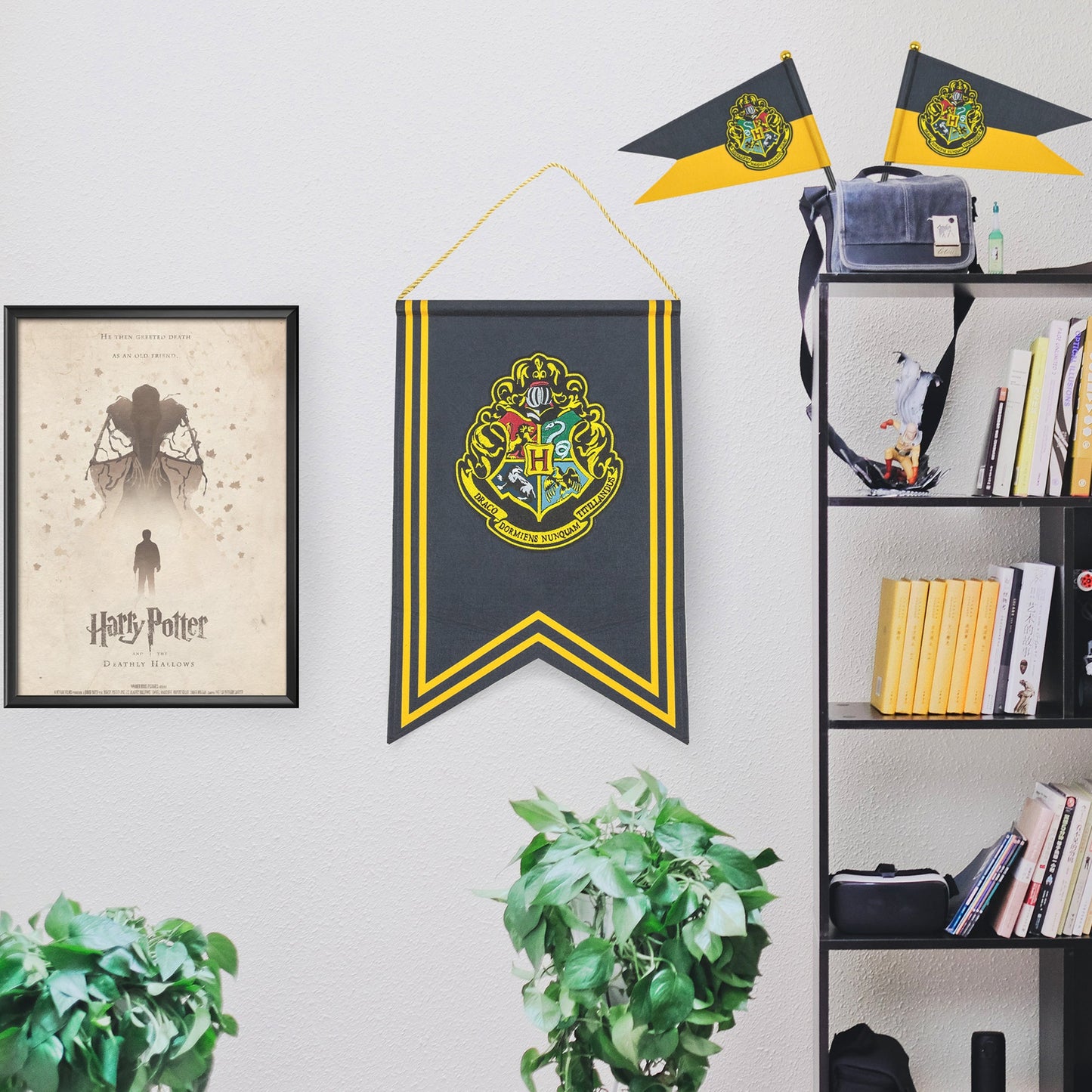 Hogwarts Banner and Flag Set