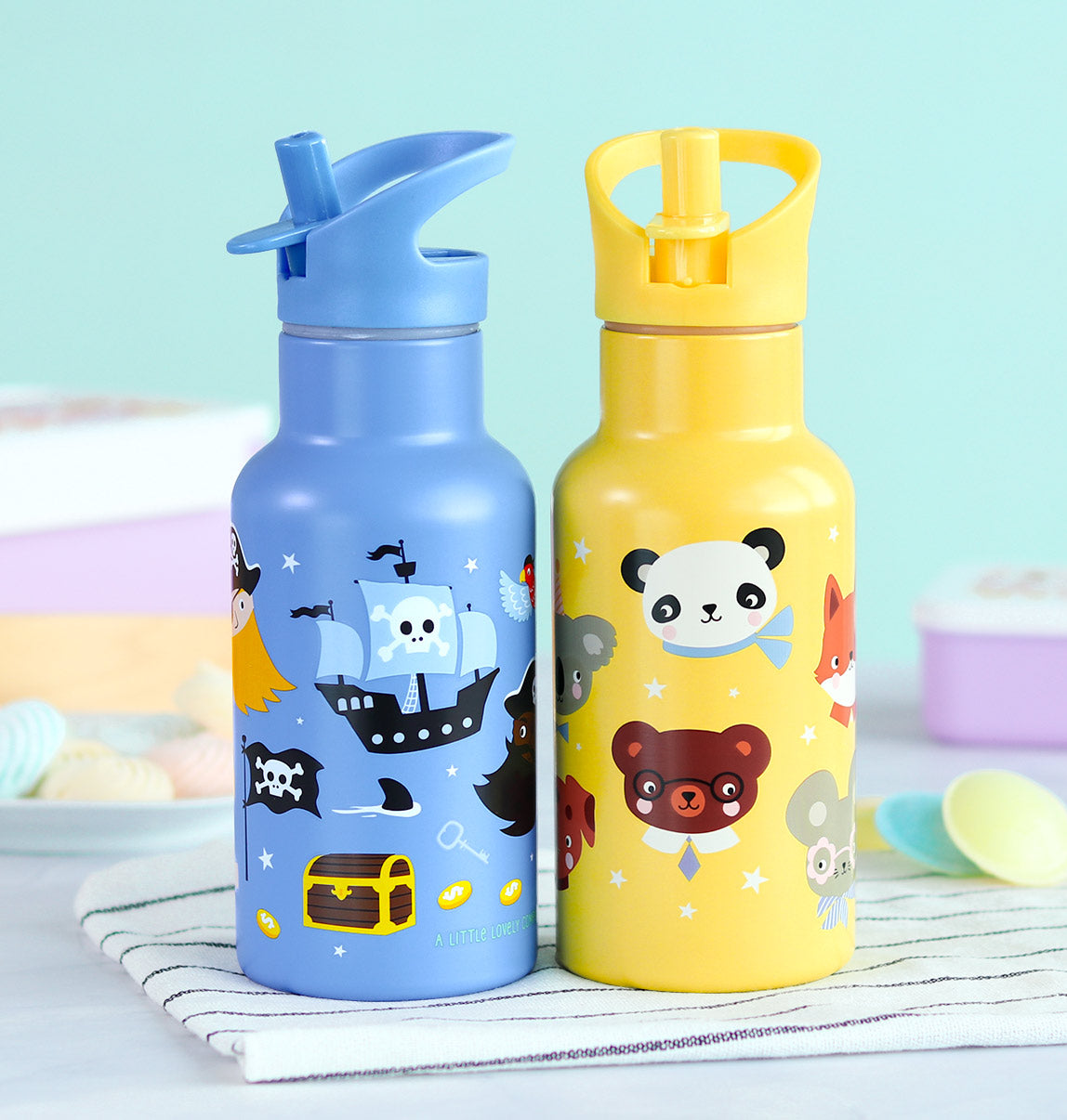 Gourde enfant en inox - Pirates – vue 5 – A Little Lovely Company