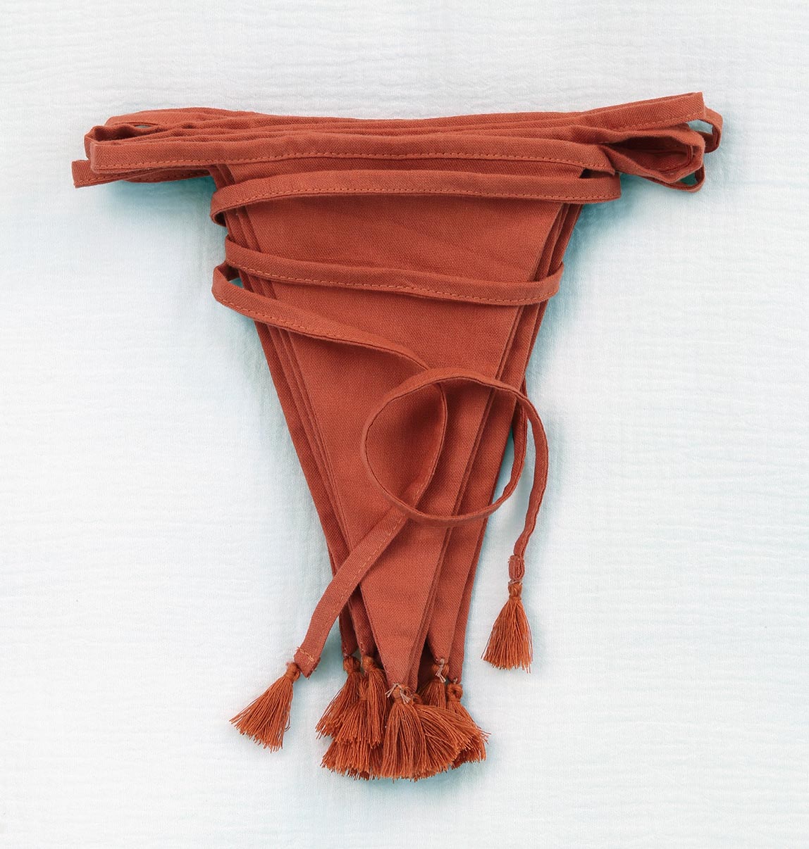 Guirlande décorative en coton - Terracotta – vue 4 – A Little Lovely Company