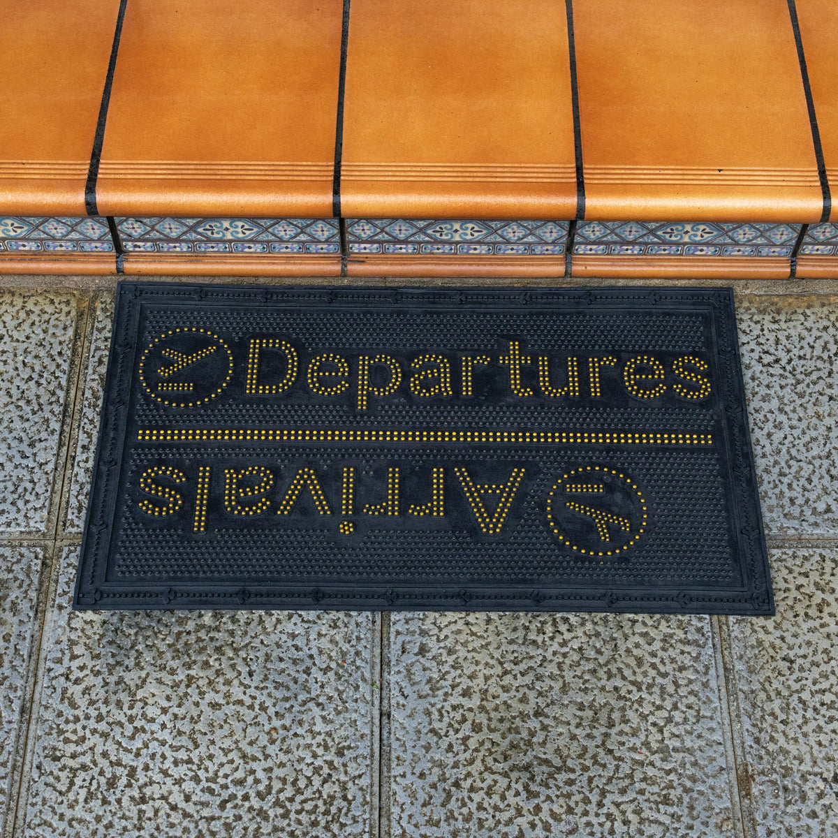 Rubber doormat “Arrivals/Departures”