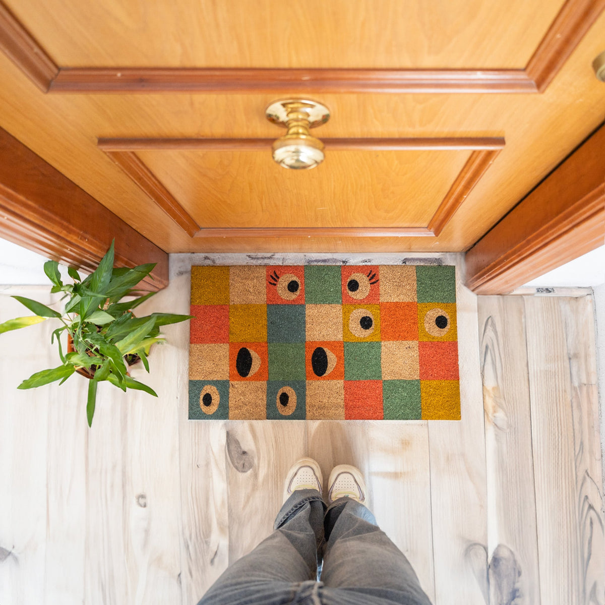 Doormat with eye patterns