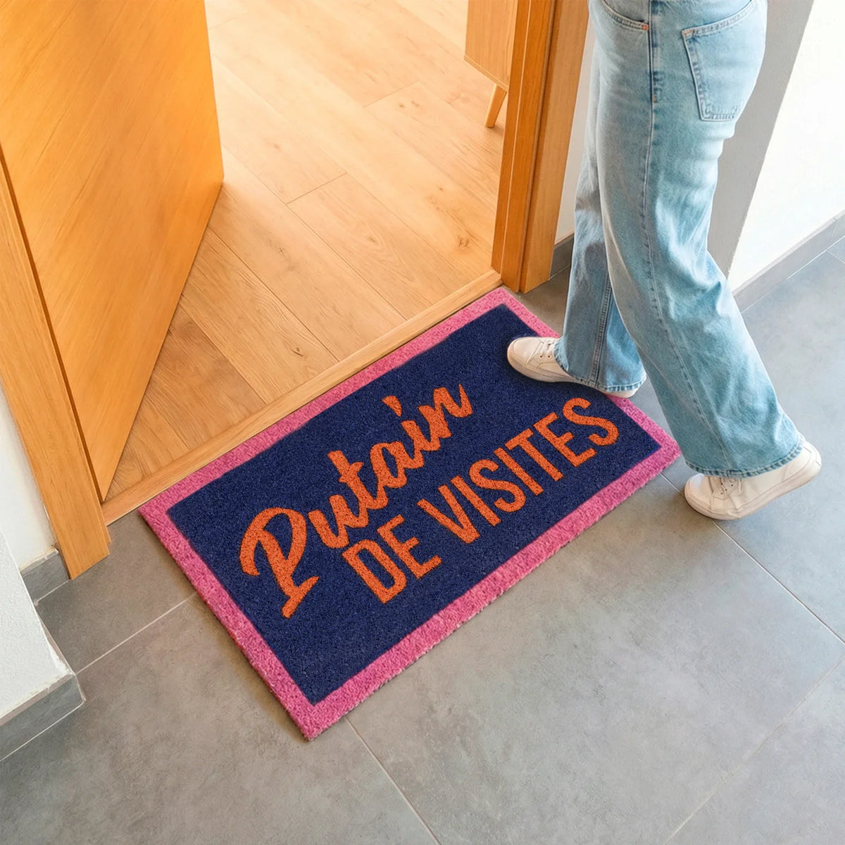 Doormat "Bloody visitors"
