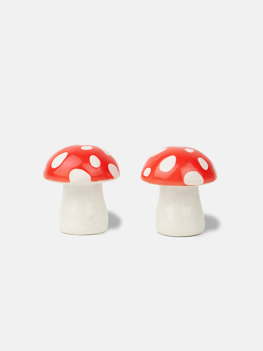 Salt and pepper Amanita