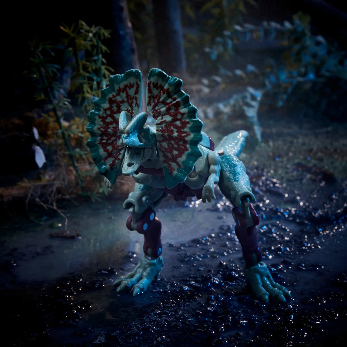 Transformers Collaborative Jurassic Park x Transformers Dilophocon and Autobot JP12