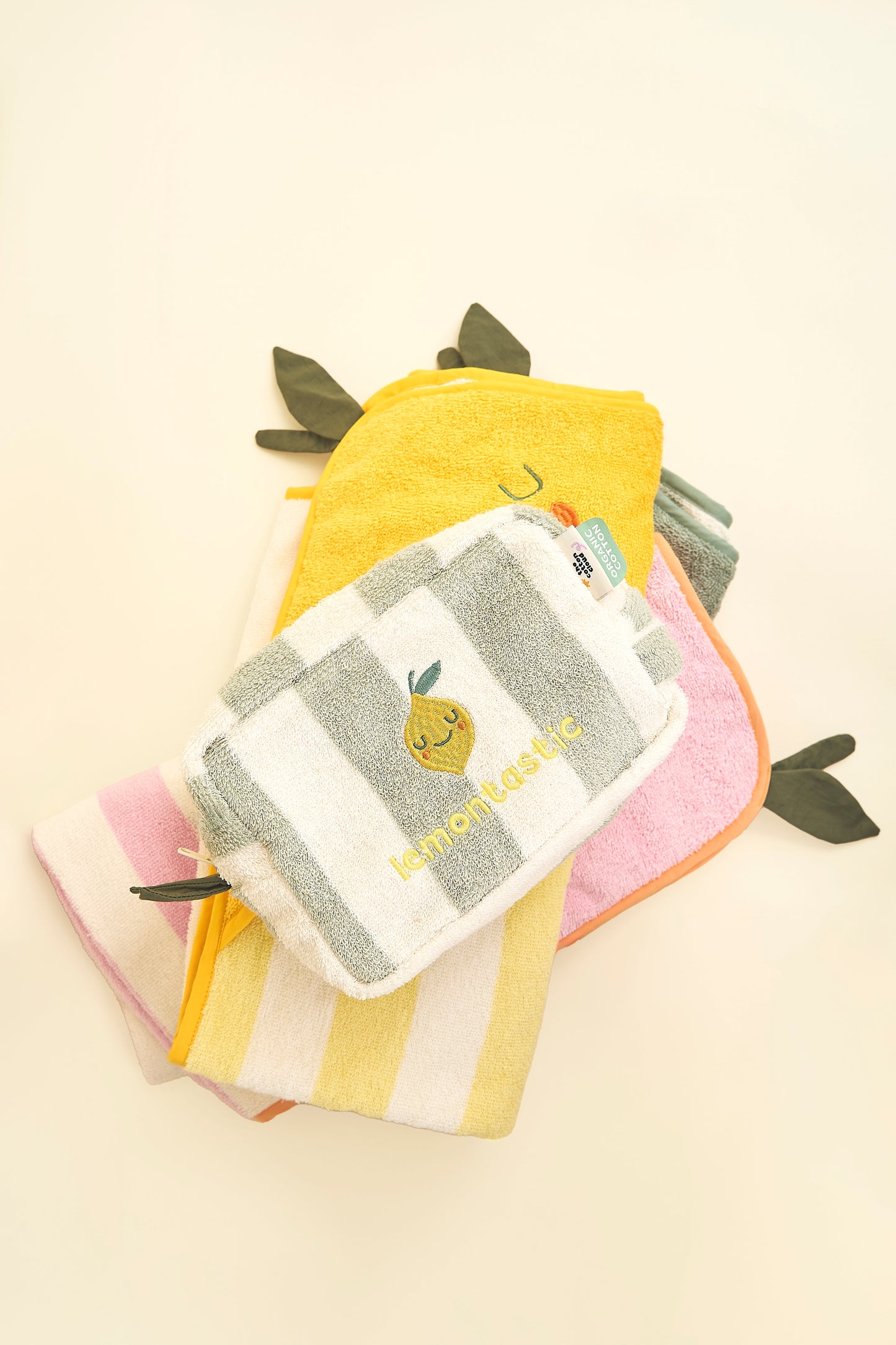 Lola Lemon Fruit-Shaped Wash Bag