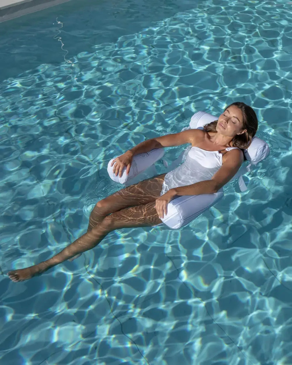 Inflatable Pool Armchair with Mesh – AMARA