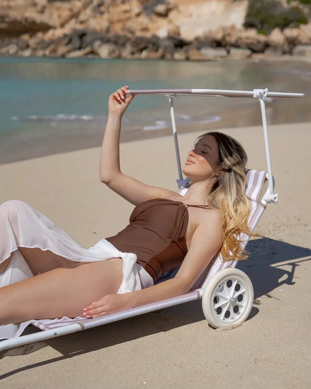 Hamaca de playa con ruedas y parasol – FREYA