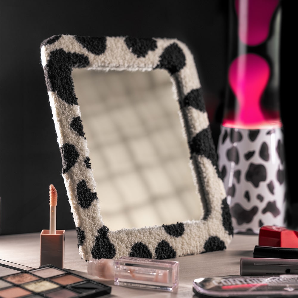 Cow mirror