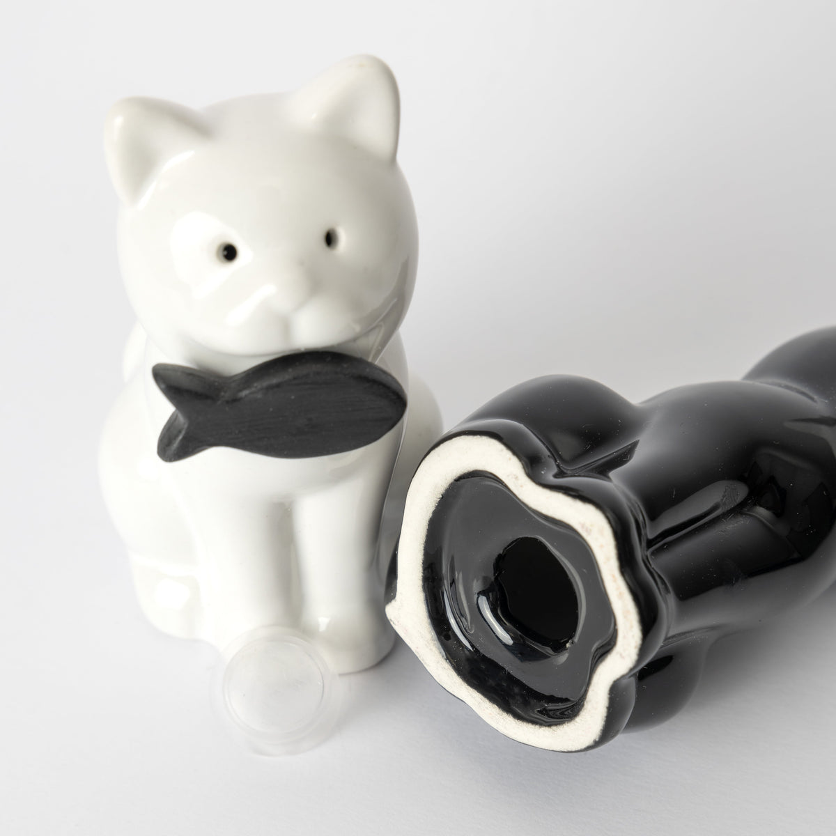 Cat salt and pepper shakers